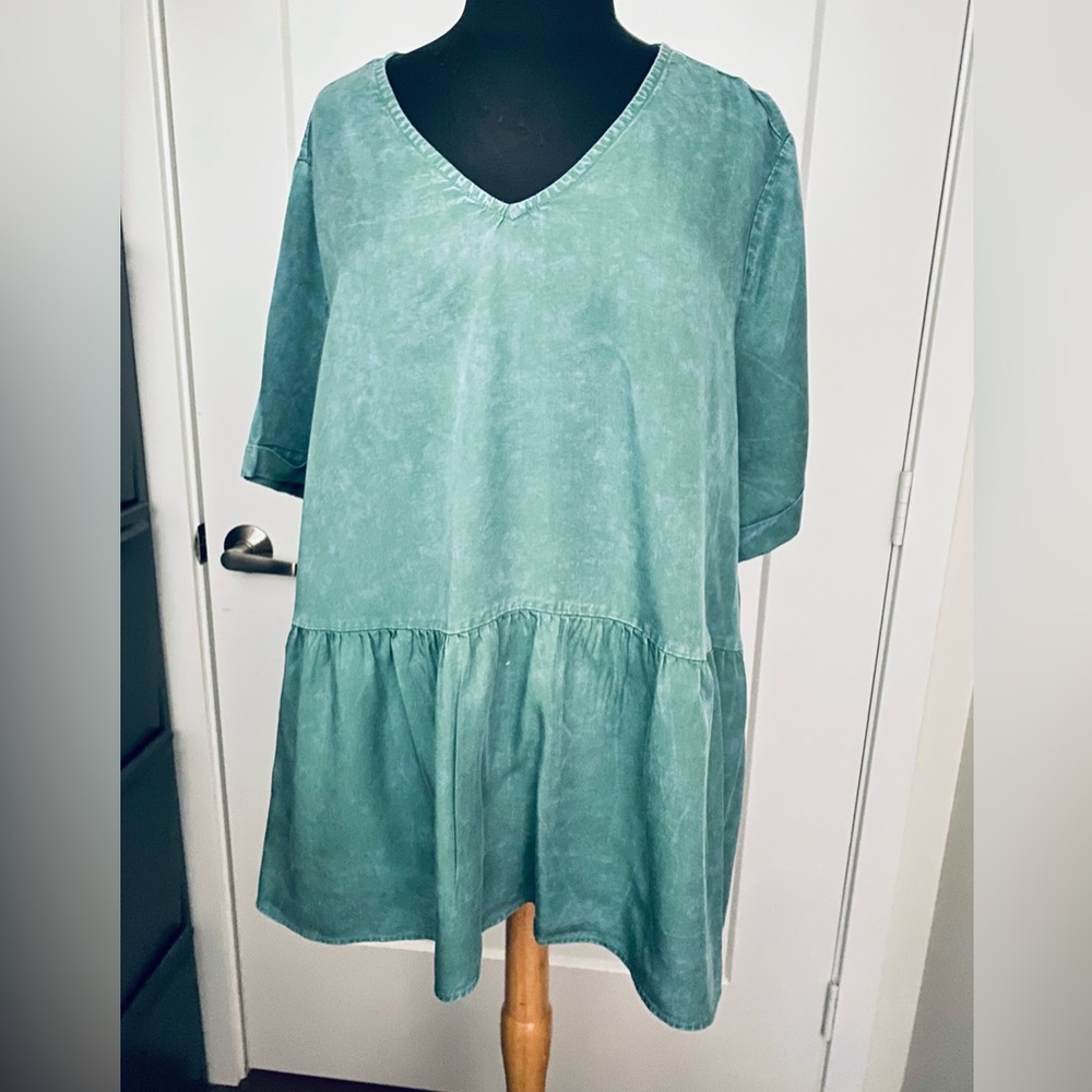 Green V-Neck Tunic Dress